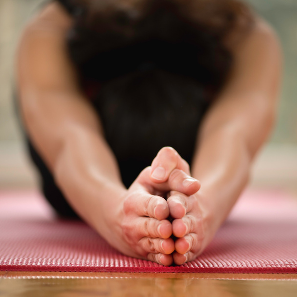 Postura de Yoga de Media Tortuga
 - Foto, imagen