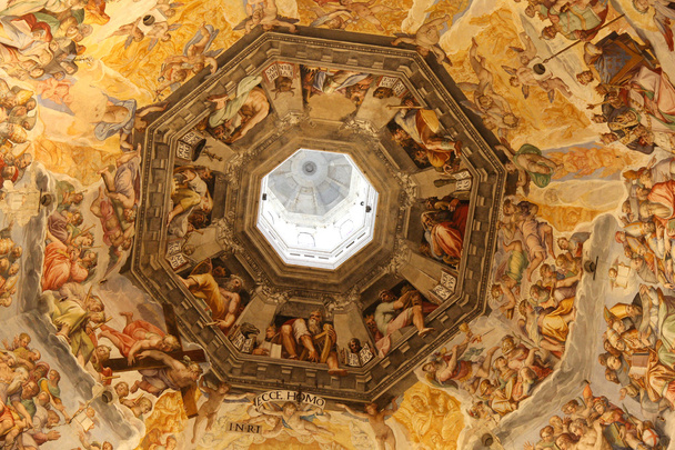 Внутренний вид на картину купола. Фелика ди Санта Мария дель Фьоре, Дуомо, Флоренция, Италия
 - Фото, изображение