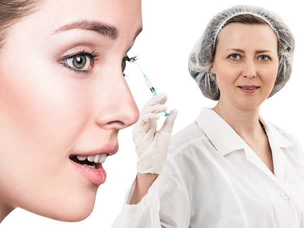 Bela cara de mulher perto do médico com seringa - Foto, Imagem