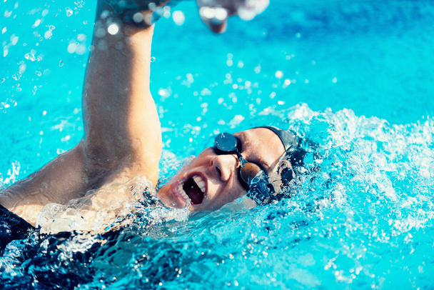 Fronte nuotatore strisciante
 - Foto, immagini