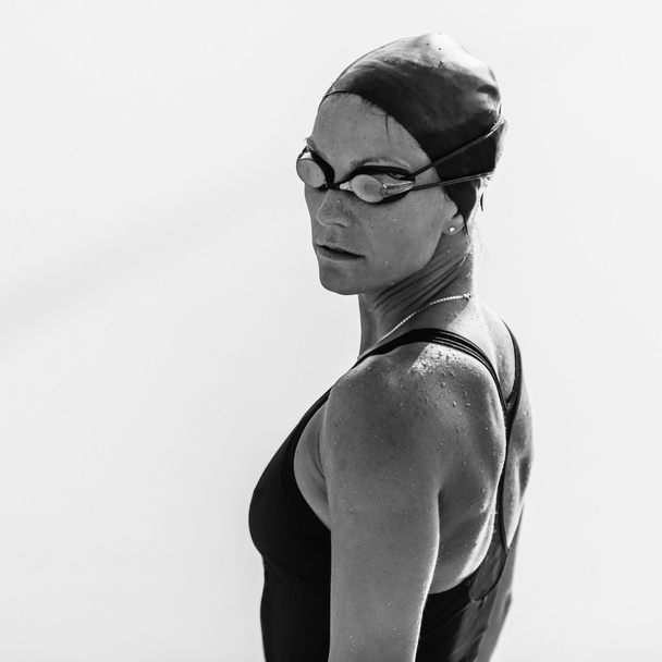 nadadora femenina en gafas
 - Foto, Imagen