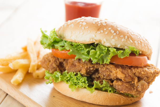 crispy chicken burger - Фото, изображение