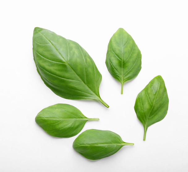 Fresh basil leaves  - Foto, afbeelding