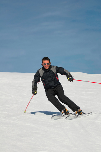 Muž, lyžování na svahu - Fotografie, Obrázek