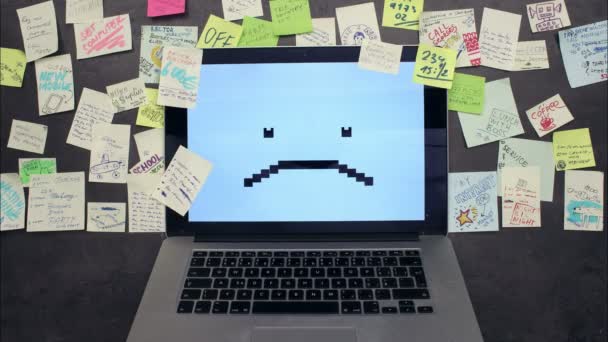 Szomorú laptop számítógép  - Felvétel, videó
