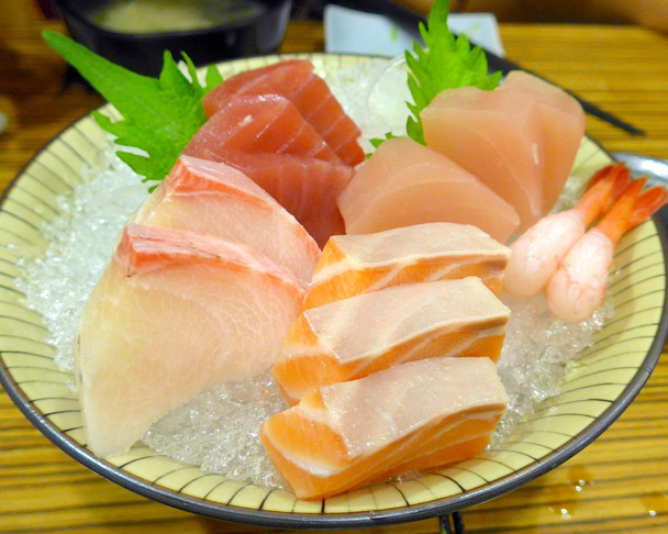 japonský sashimi s syrové ryby v restauraci - Fotografie, Obrázek