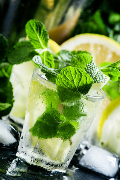 Summer cold cocktail with vodka - Foto, Bild