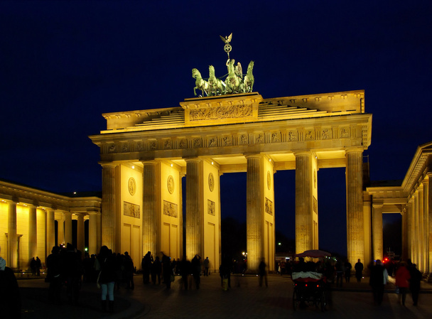 Βερολίνο Βραδεμβούργο πύλη νύχτα 09 - Φωτογραφία, εικόνα