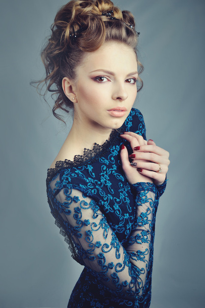 Fashion photo of beautiful lady in elegant evening dress - Valokuva, kuva