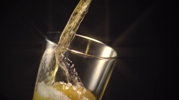 Beer Glass Pour on Black Star Filter - Πλάνα, βίντεο
