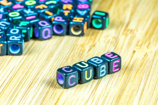 Cube met onderwijsconcept - Foto, afbeelding