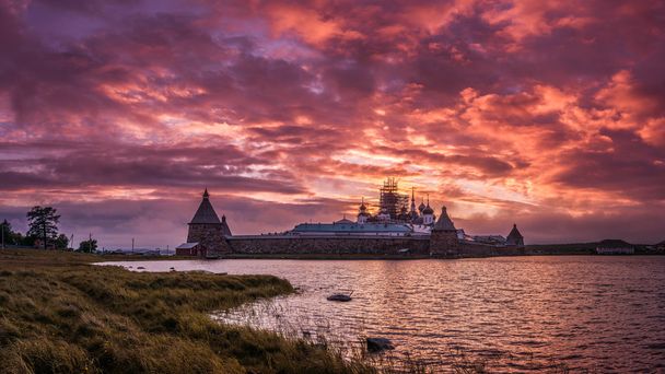 Decline.  White nights on the Solovetskiy island. - Фото, изображение