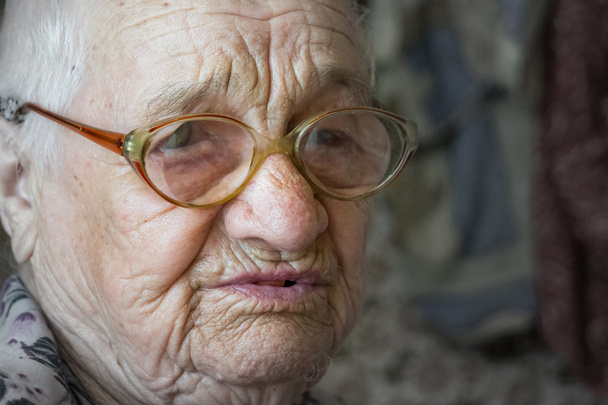 Yaşlı kadın. Yaşlı Bakımı - Fotoğraf, Görsel