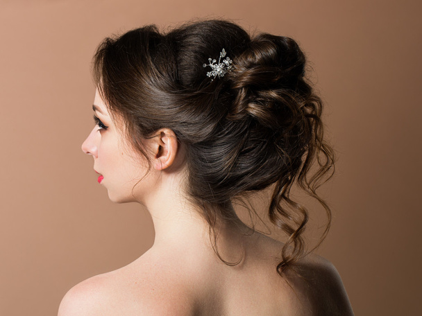 Beautiful sensual brunnete with elegant hairstyle.Beauty wedding - Φωτογραφία, εικόνα