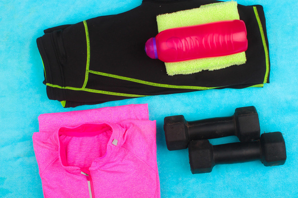 Zařízení tělocvičny, posilovny oblečení a sportovní nosit kit  - Fotografie, Obrázek