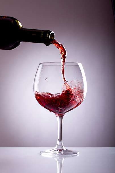 Красное вино - Фото, изображение
