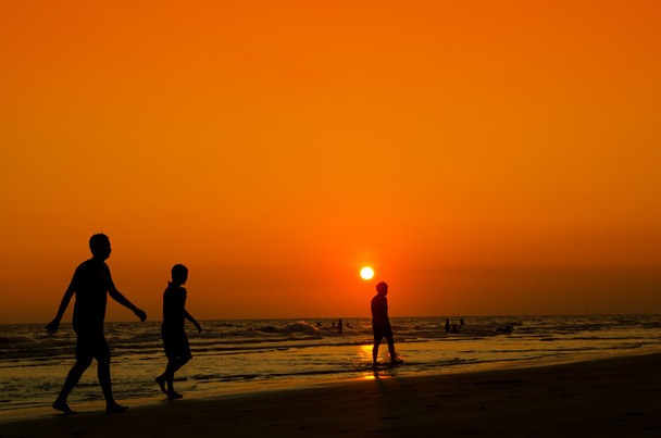 bellissimo tramonto sulla spiaggia - Foto, immagini