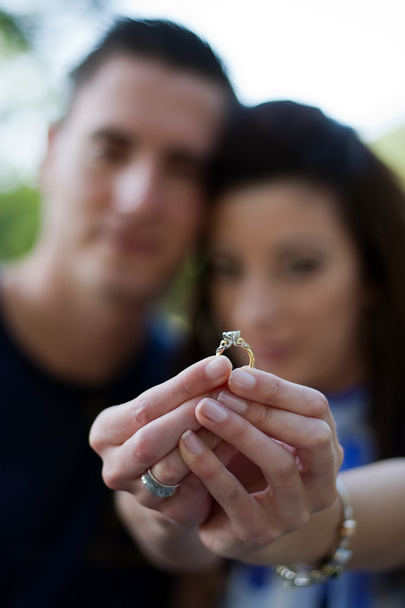 elmas nişan yüzüğü ile Çift - Fotoğraf, Görsel