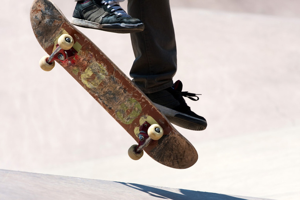 Прыжки со скейтборда
 - Фото, изображение