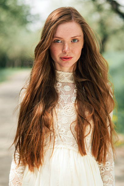 charming girl in white dress - Fotografie, Obrázek