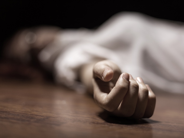 Тело мертвой женщины
 - Фото, изображение