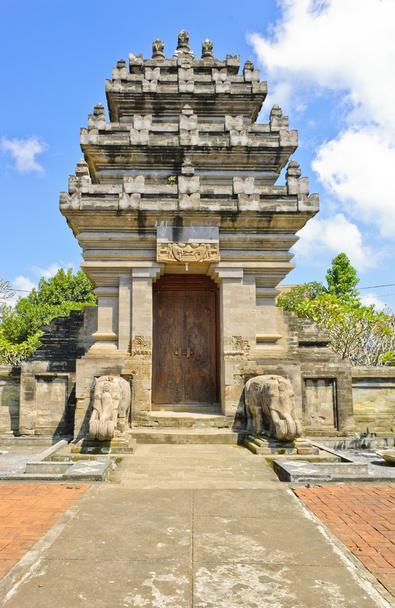 Porta do templo balinês
 - Foto, Imagem