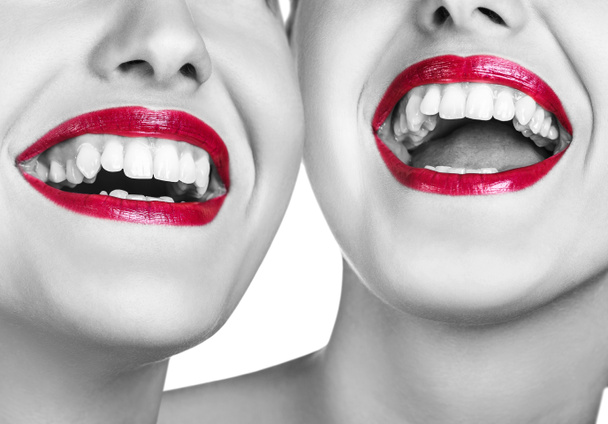 Jovem mulher fresca com grandes dentes brancos saudáveis
. - Foto, Imagem