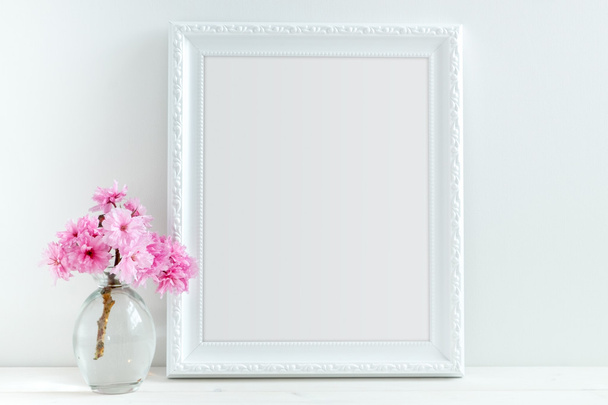 ピンクの花スタイル白枠とモックアップのストック イメージ - 写真・画像