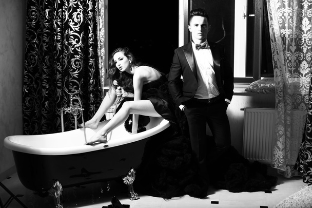 elegant couple in bath - Foto, imagen