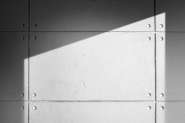 Gölge dokulu gri beton duvar - Fotoğraf, Görsel