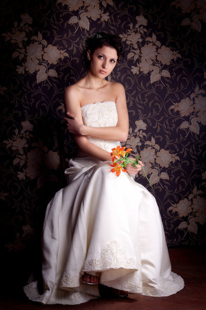 Beautiful girl in a white wedding dress - Valokuva, kuva