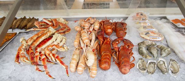 krabben, scampi's en shell vis te koop - Foto, afbeelding