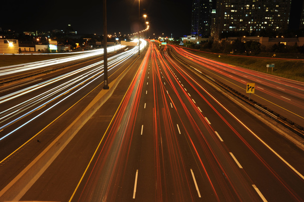 Trafic routier de nuit
 - Photo, image
