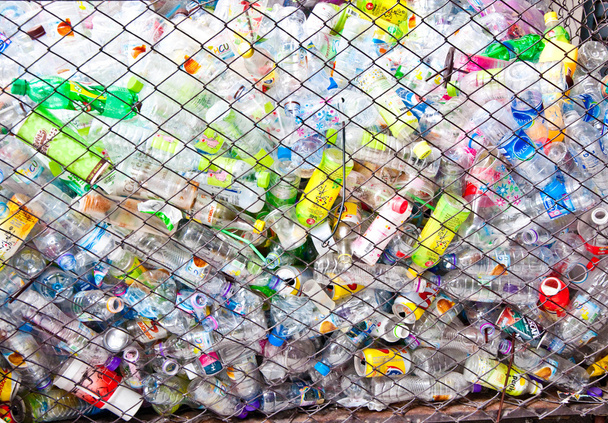 láhev plastů k recyklaci - Fotografie, Obrázek