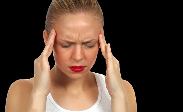 Frau mit schrecklichen Kopfschmerzen - Foto, Bild