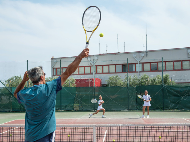 école de tennis en plein air
 - Photo, image