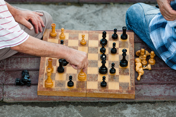 iki yaşlı adam satranç oynamak - Fotoğraf, Görsel