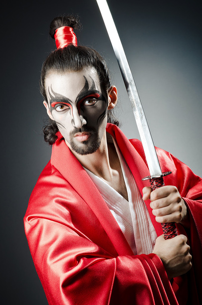 Actor japonés con espada
 - Foto, imagen
