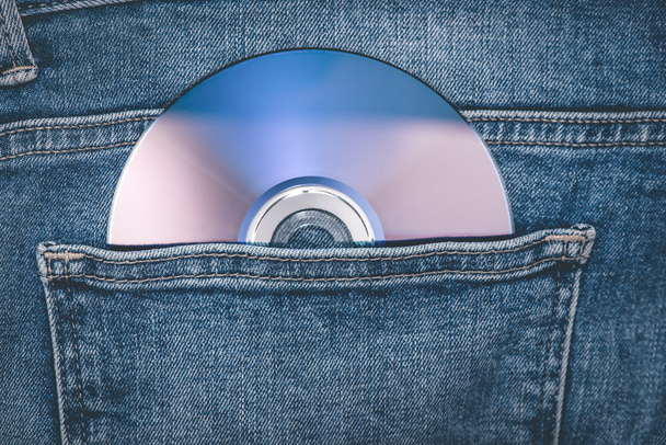 jeans zak met cd - Foto, afbeelding