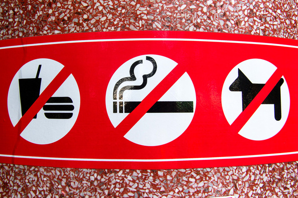 Proibido fumar, sem cão, sem sinal de comida em local público
 - Foto, Imagem