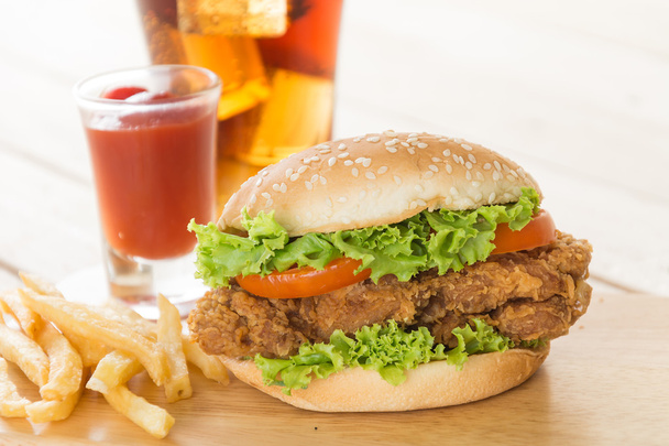 crispy chicken burger - Foto, afbeelding