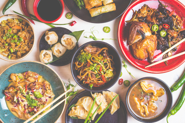 Ассорти китайских продуктов питания, тонированные
 - Фото, изображение