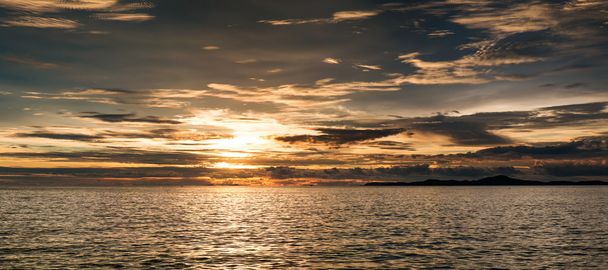 Sunset view on tropical ocean in Thailand on summer time - Zdjęcie, obraz
