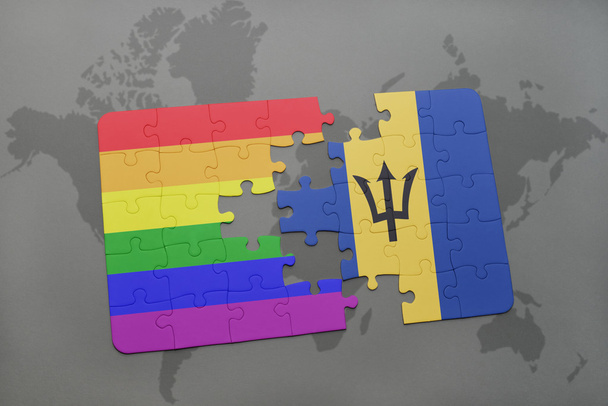 παζλ με την εθνική σημαία των Μπαρμπάντος και gay ουράνιο τόξο σημαία σε ένα παγκόσμιο χάρτη φόντο. - Φωτογραφία, εικόνα