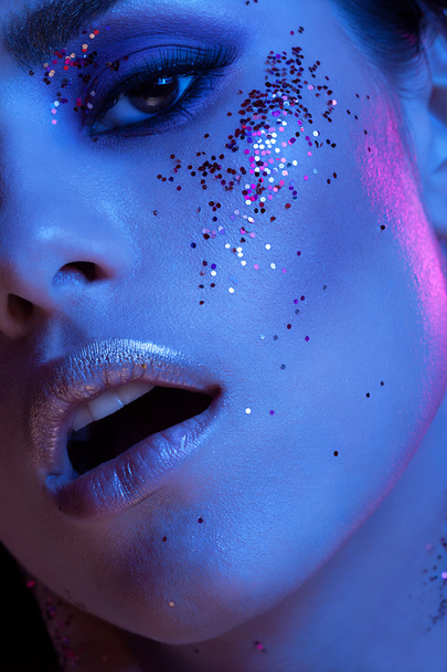 High end beauty image of girl covered in glitter - Zdjęcie, obraz