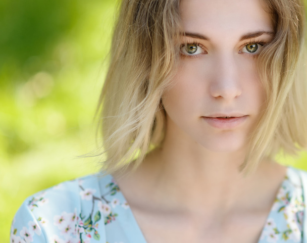 Portrait of beautiful woman with green eyes. - Foto, afbeelding