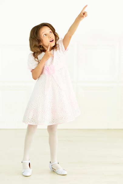 cute little girl posing - Foto, afbeelding