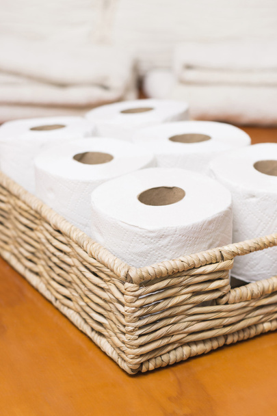 Корзина туалетных бумажных рулонов
 - Фото, изображение