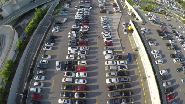 Luchtfoto van parkeren van de auto - Fish Eye - Video