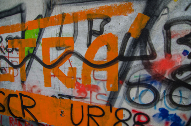Graffiti op een muur - Foto, afbeelding